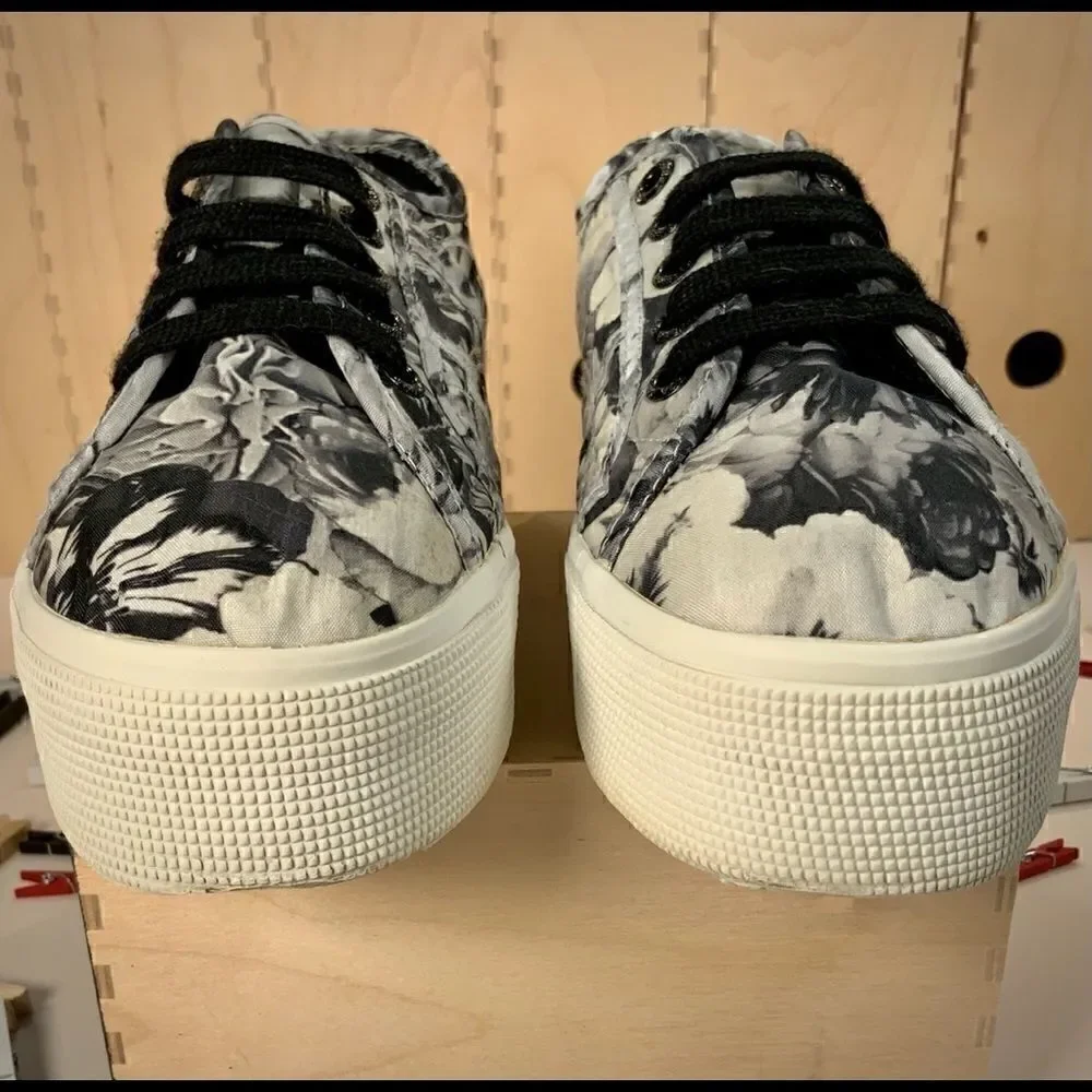 SUPERGA 2790 ANNABELLA FLORAL PLATFORM SNEAKER IN BLACK WHITE WOMEN’S SIZE EU 36
